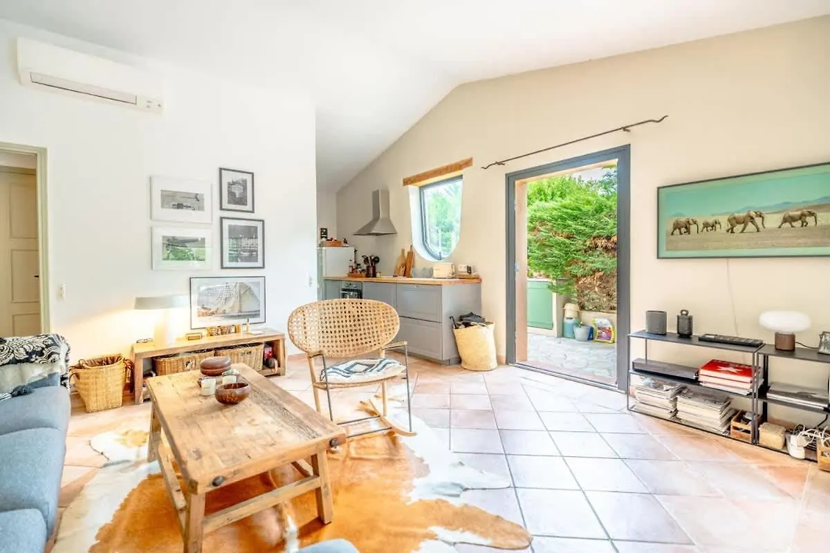 Maisonnette Entree St Tropez Saint-Tropez
