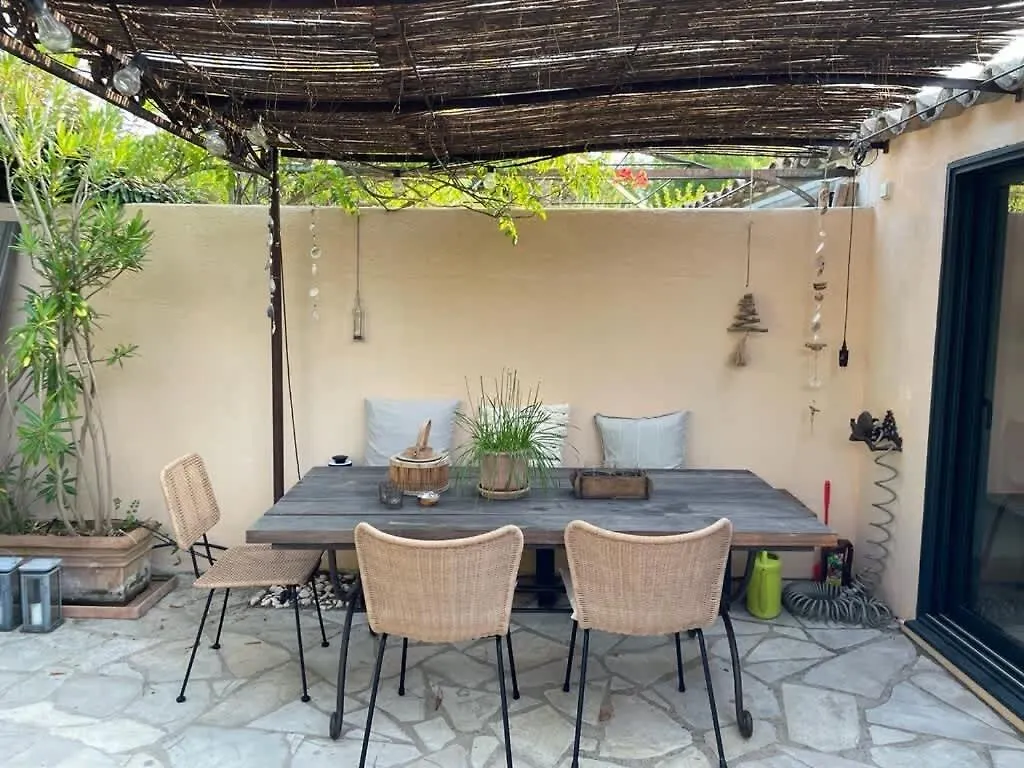 Apartment Maisonnette Entree St Tropez Saint-Tropez