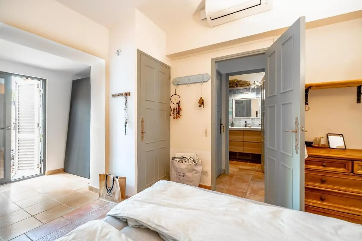 Apartment Maisonnette Entree St Tropez Saint-Tropez France