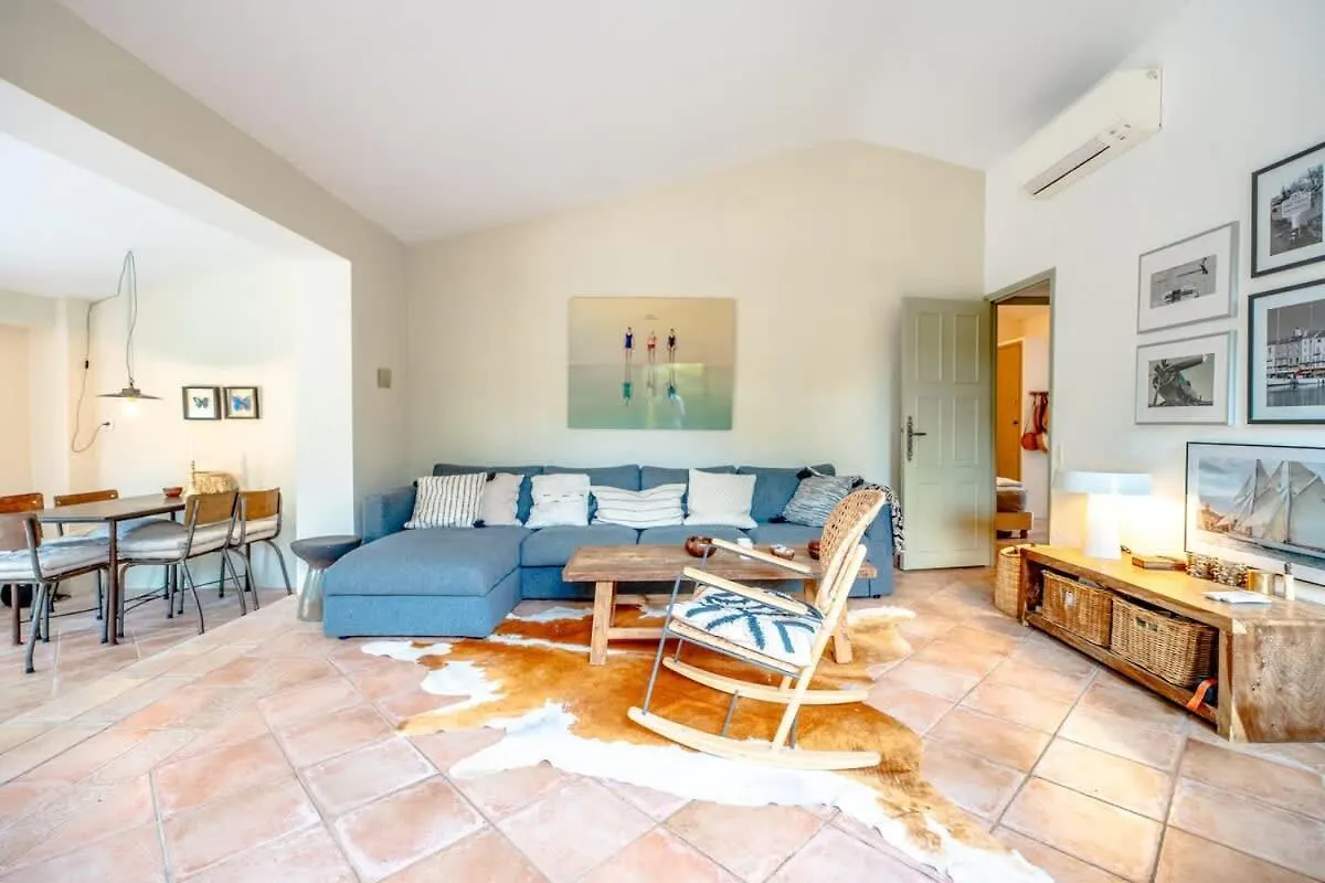 Maisonnette Entree St Tropez Saint-Tropez Apartment